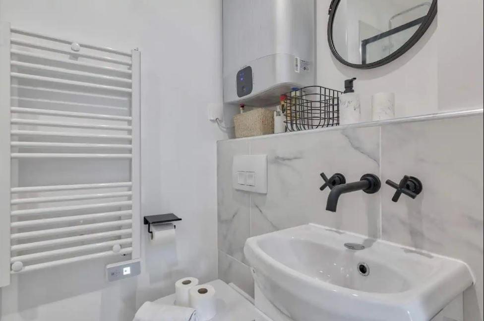 Appartement Cosy Proche Arc Triomphe - 2P Párizs Kültér fotó
